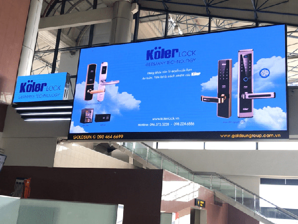giá màn hình led trong nhà