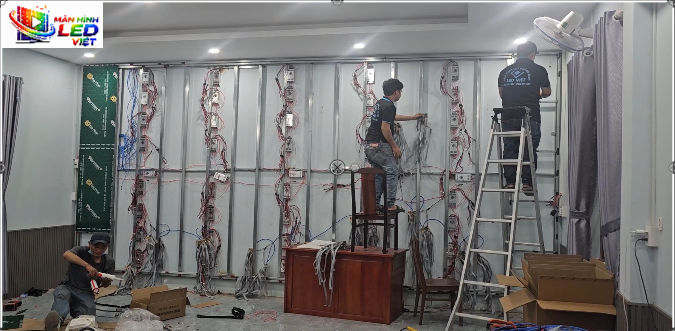 Thi Công Màn Hình LED Hội Trường màn hình led hội trường, giải pháp trình chiếu sân khấu hội trường hiện đại, thay cho các phông bạt cũ